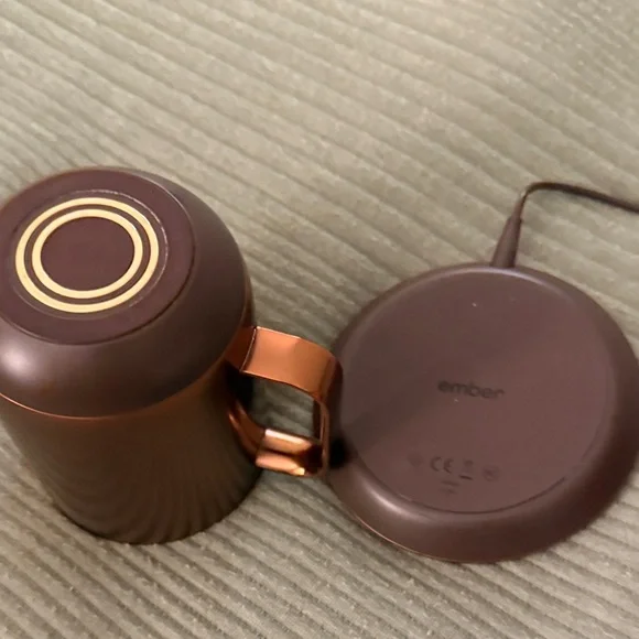 Ember Copper Mug with Charging Plate - Picture 5 of 6